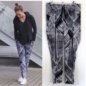 Lululemon Namaskar Pant Heat Wave White Black Jet Trouser Jogger Casual